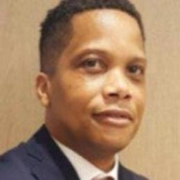 Headshot of Craig Young