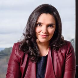 Headshot of Katia Bloom