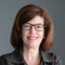 Headshot of Anneliese Reinhold