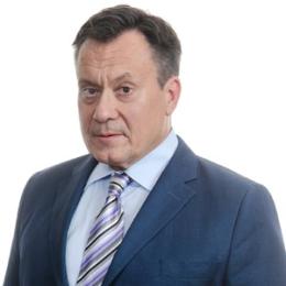 Headshot of Donald C. Dowling, Jr.