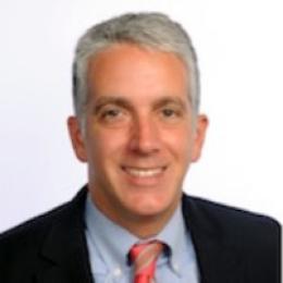 Headshot of Jon Holt