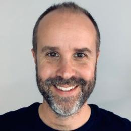 Headshot of Rob MacAdam