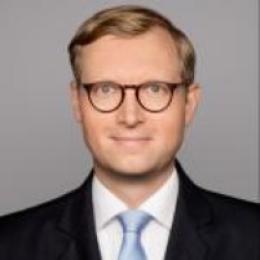 Headshot of Thilo Reimers