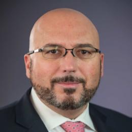 Headshot of Christopher Hetner