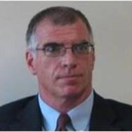 Headshot of Robert Muhs