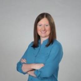 Headshot of Hannah Winiarski