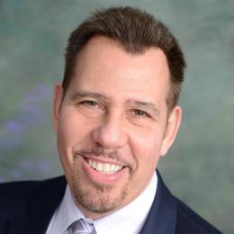 Joel Schwarz headshot