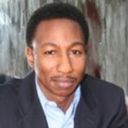 Headshot of Robert Hilliard