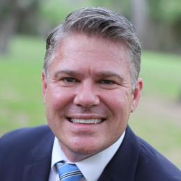 headshot of Mike Dillinger