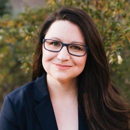 headshot of Elizabeth Burgin Waller