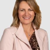 Shanti Ariker headshot